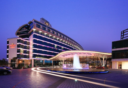 苏州中茵皇冠酒店